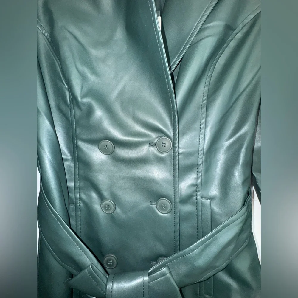 NWT Bardot Faux Leather Trench Coat in Evergreen - Picture 6 of 7